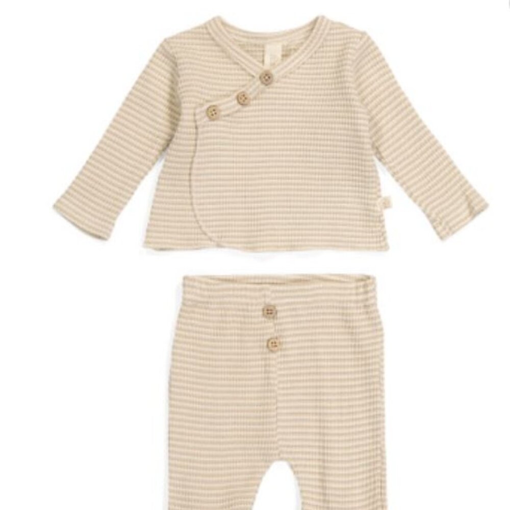 NWT SNUG 2pc Newborn Waffle Knit Cardigan And Pants Set Size 6-9